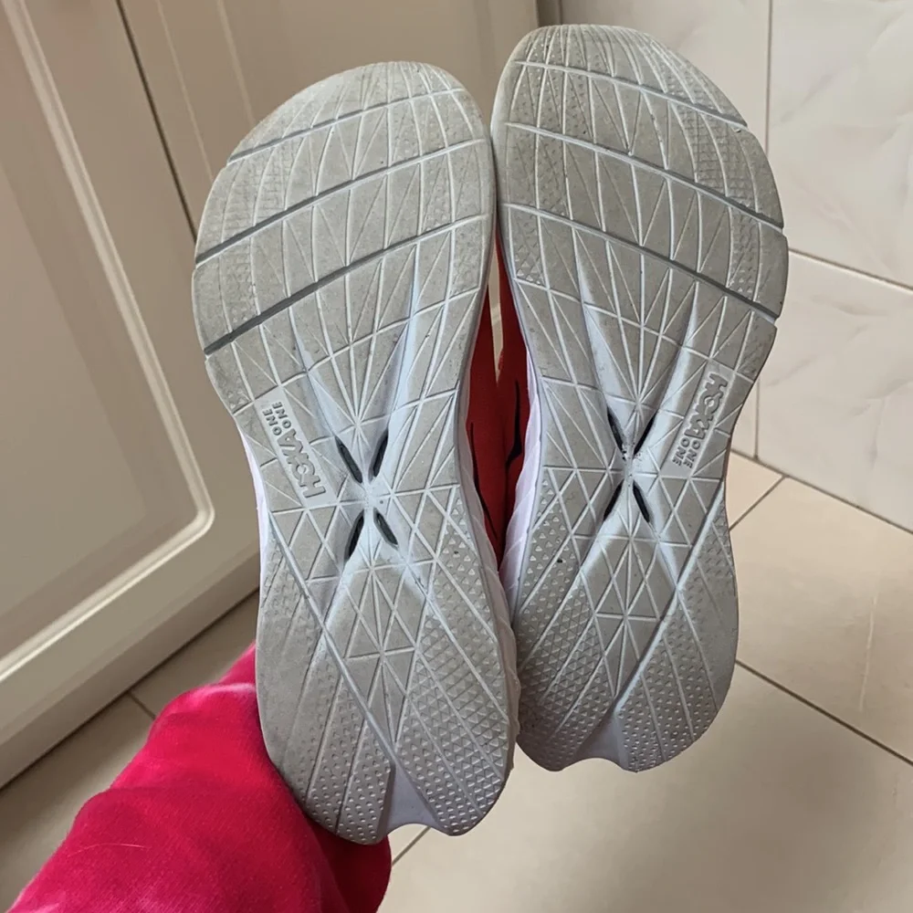 HOKA women’s Carbon X2 Running Shoes - Picture 5 of 9